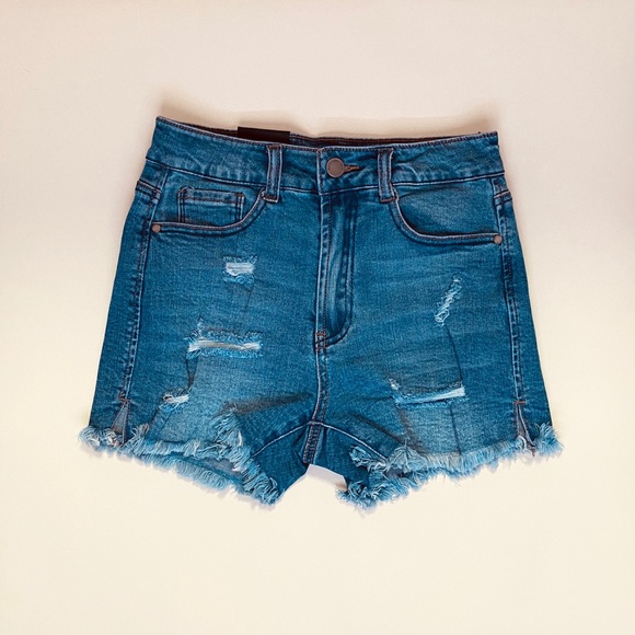 High waisted distressed shorts - Picture 2 of 3